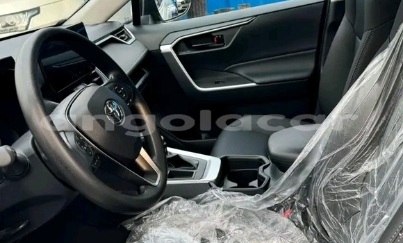 Buy Used Toyota RAV4 White Car in Luanda in Luanda Province Buy Used Toyota RAV4 White Car in Luanda in Luanda Province