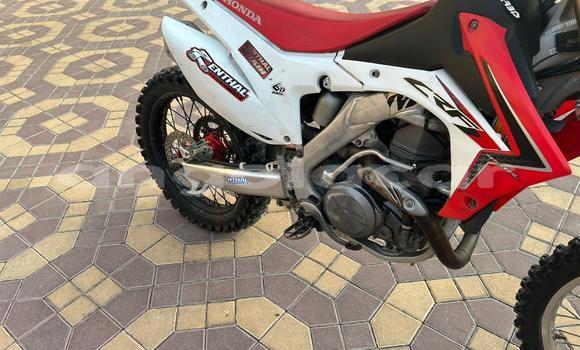 Comprar Usado Honda CRF Vermelho Moto em Luanda em Luanda Province