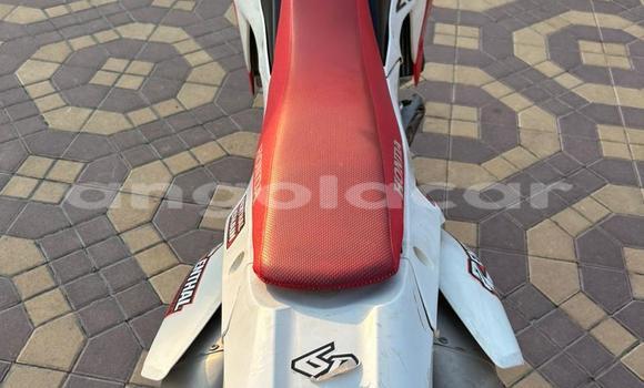 Comprar Usado Honda CRF Vermelho Moto em Luanda em Luanda Province Comprar Usado Honda CRF Vermelho Moto em Luanda em Luanda Province