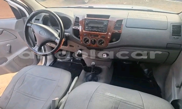Comprar Usado Toyota Hilux Branco Carro em Camacupa em Bie Comprar Usado Toyota Hilux Branco Carro em Camacupa em Bie