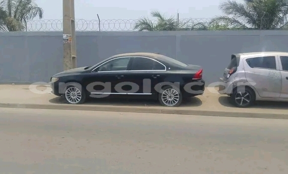 Comprar Usado Volkswagen Touran Marrom Carro em Camacupa em Bie Comprar Usado Volkswagen Touran Marrom Carro em Camacupa em Bie