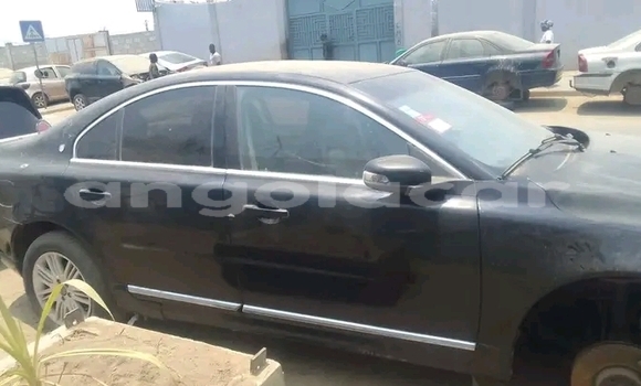 Comprar Usado Volkswagen Touran Marrom Carro em Camacupa em Bie Comprar Usado Volkswagen Touran Marrom Carro em Camacupa em Bie