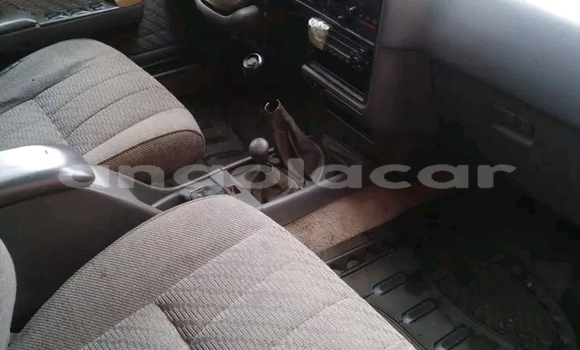 Buy Used Toyota Hilux White Car in Camabatela in Uige