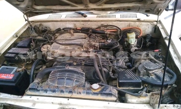 Comprar Usado Toyota Hilux Branco Carro em Camabatela em Uige Comprar Usado Toyota Hilux Branco Carro em Camabatela em Uige