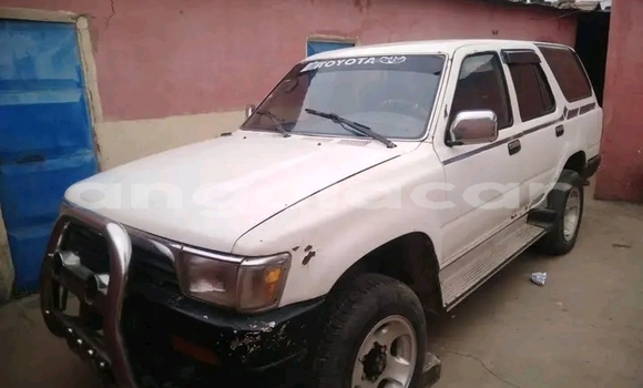 Comprar Usado Toyota Hilux Branco Carro em Camabatela em Uige Comprar Usado Toyota Hilux Branco Carro em Camabatela em Uige