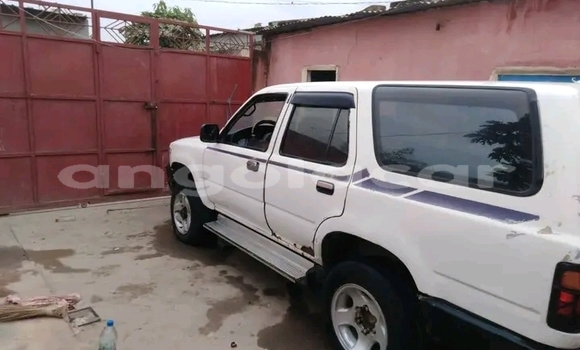 Comprar Usado Toyota Hilux Branco Carro em Camabatela em Uige Comprar Usado Toyota Hilux Branco Carro em Camabatela em Uige