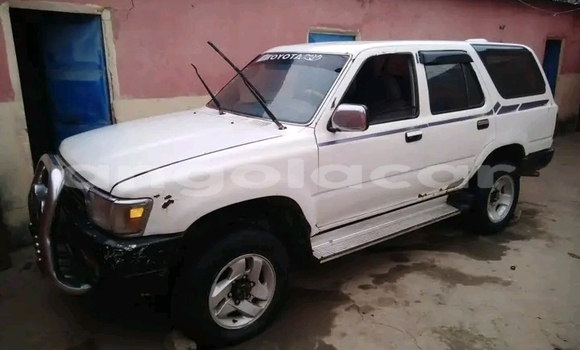Comprar Usado Toyota Hilux Branco Carro em Camabatela em Uige Comprar Usado Toyota Hilux Branco Carro em Camabatela em Uige