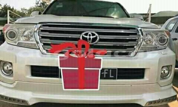 Comprar Usado Toyota Land Cruiser Branco Carro em Luanda em Luanda Province Comprar Usado Toyota Land Cruiser Branco Carro em Luanda em Luanda Province