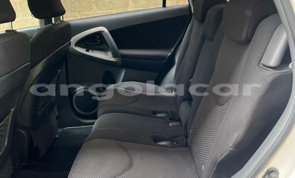 Acheter Occasion Voiture Toyota RAV4 Blanc à Luanda, Province de Luanda Acheter Occasion Voiture Toyota RAV4 Blanc à Luanda, Province de Luanda