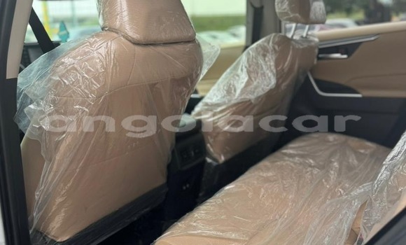 Buy Used Toyota RAV4 White Car in Luanda in Luanda Province Buy Used Toyota RAV4 White Car in Luanda in Luanda Province