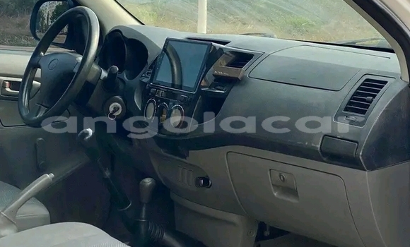 Acheter Occasion Voiture Toyota Hilux Blanc à Longonjo, Huambo Acheter Occasion Voiture Toyota Hilux Blanc à Longonjo, Huambo