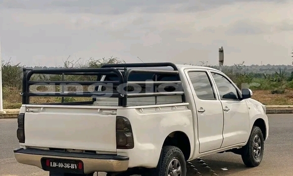 Acheter Occasion Voiture Toyota Hilux Blanc à Longonjo, Huambo Acheter Occasion Voiture Toyota Hilux Blanc à Longonjo, Huambo