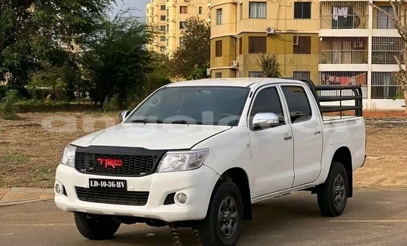 Acheter Occasion Voiture Toyota Hilux Blanc à Longonjo, Huambo Acheter Occasion Voiture Toyota Hilux Blanc à Longonjo, Huambo