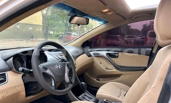 Acheter Occasion Voiture Hyundai Elantra Blanc à Camacupa, Bie