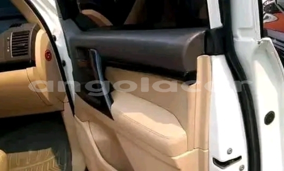 Buy Used Toyota Land Cruiser Prado White Car in Camacupa in Bie Buy Used Toyota Land Cruiser Prado White Car in Camacupa in Bie