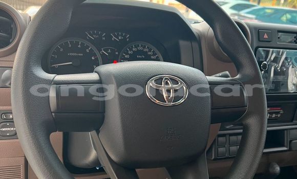 Buy Used Toyota Land Cruiser Silver Car in Luanda in Luanda Province Buy Used Toyota Land Cruiser Silver Car in Luanda in Luanda Province