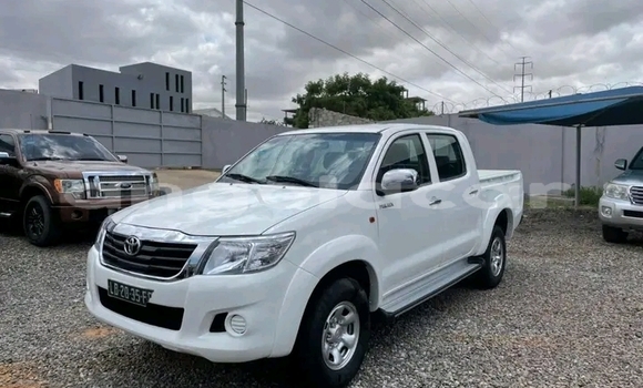 Acheter Occasion Voiture Toyota Hilux Blanc à Luanda, Province de Luanda Acheter Occasion Voiture Toyota Hilux Blanc à Luanda, Province de Luanda