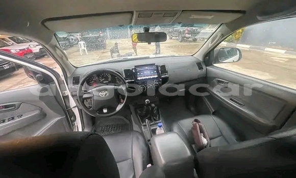 Comprar Usado Toyota Hilux Branco Carro em Luanda em Luanda Province Comprar Usado Toyota Hilux Branco Carro em Luanda em Luanda Province