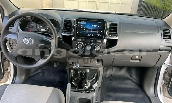 Comprar Usado Toyota Hilux Branco Carro em Luanda em Luanda Province Comprar Usado Toyota Hilux Branco Carro em Luanda em Luanda Province