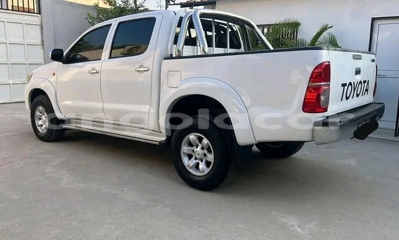 Acheter Occasion Voiture Toyota Hilux Blanc à Luanda, Province de Luanda Acheter Occasion Voiture Toyota Hilux Blanc à Luanda, Province de Luanda
