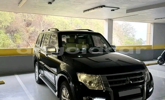 Buy Used Mitsubishi Pajero Black Car in Luanda in Luanda Province
