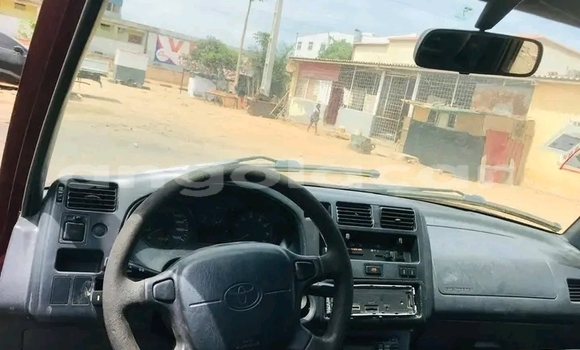 Acheter Occasion Voiture Toyota RAV4 Rouge à Catabola, Bie Acheter Occasion Voiture Toyota RAV4 Rouge à Catabola, Bie