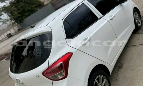Buy Used Hyundai i10 White Car in Luanda in Luanda Province Buy Used Hyundai i10 White Car in Luanda in Luanda Province
