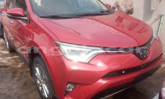 Acheter Occasion Voiture Toyota RAV4 Rouge à Luanda, Province de Luanda Acheter Occasion Voiture Toyota RAV4 Rouge à Luanda, Province de Luanda