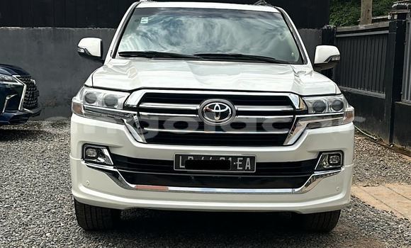 Comprar Usado Toyota Land Cruiser Branco Carro em Luanda em Luanda Province