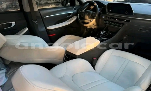 Buy Used Hyundai Sonata Red Car in Luanda in Luanda Province Buy Used Hyundai Sonata Red Car in Luanda in Luanda Province