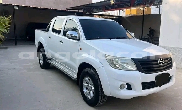 Acheter Occasion Voiture Toyota Hilux Blanc à Luanda, Province de Luanda Acheter Occasion Voiture Toyota Hilux Blanc à Luanda, Province de Luanda