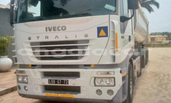 Comprar Usado Iveco CURSOR Branco Caminhão em Camabatela em Uige Comprar Usado Iveco CURSOR Branco Caminhão em Camabatela em Uige