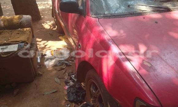 Acheter Occasion Voiture Hyundai Starex Rouge à Caconda, Huila