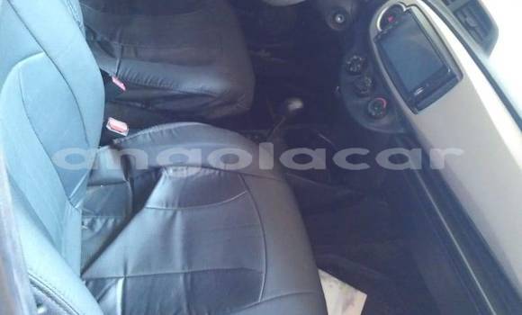 Buy Used Toyota Yaris Blue Car in Catchiungo in Huambo Buy Used Toyota Yaris Blue Car in Catchiungo in Huambo