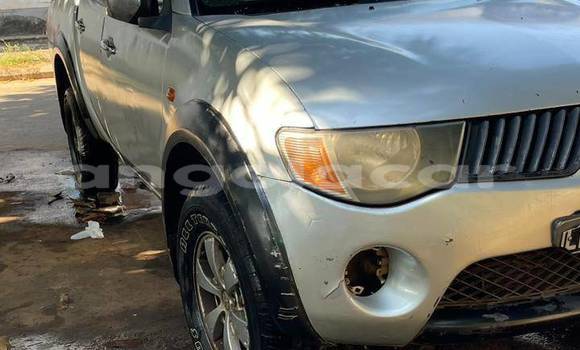 Buy Used Mitsubishi L200 Other Car in Camacupa in Bie