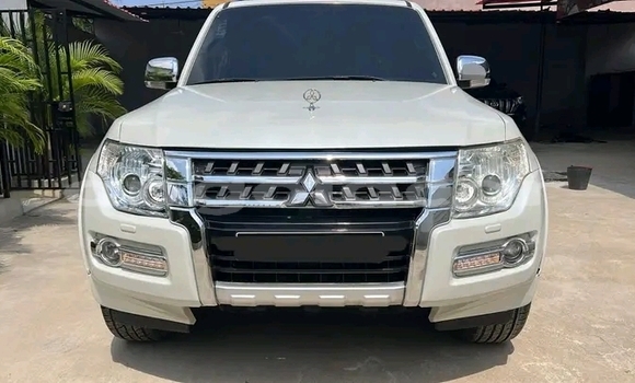 Buy Used Mitsubishi Pajero Other Car in Luanda in Luanda Province