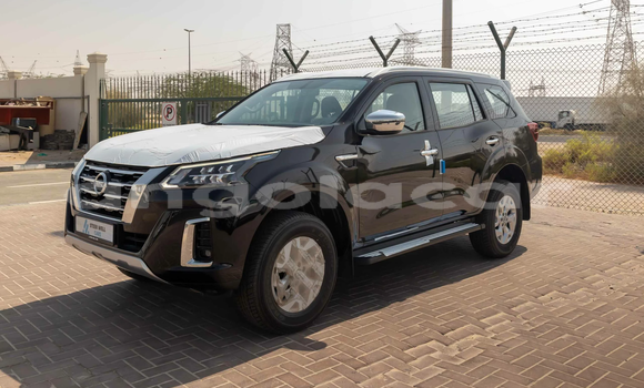 Buy Used Nissan Xterra Silver Car in Luanda in Luanda Province