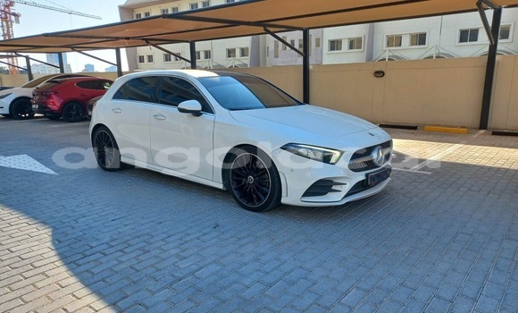 Comprar Usado Mercedes-Benz A200 Branco Carro em Luanda em Luanda Province Comprar Usado Mercedes-Benz A200 Branco Carro em Luanda em Luanda Province