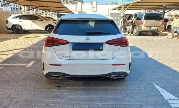 Comprar Usado Mercedes-Benz A200 Branco Carro em Luanda em Luanda Province Comprar Usado Mercedes-Benz A200 Branco Carro em Luanda em Luanda Province
