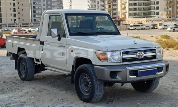 Comprar Usado Toyota Land Cruiser Branco Carro em Luanda em Luanda Province Comprar Usado Toyota Land Cruiser Branco Carro em Luanda em Luanda Province