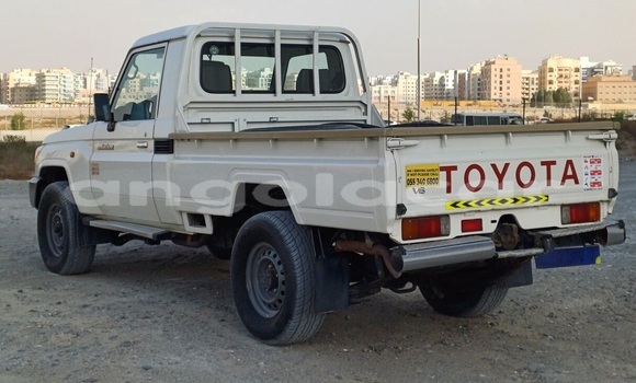 Comprar Usado Toyota Land Cruiser Branco Carro em Luanda em Luanda Province Comprar Usado Toyota Land Cruiser Branco Carro em Luanda em Luanda Province
