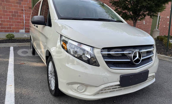 Buy Used Mercedes-Benz Vito White Car in Luanda in Luanda Province Buy Used Mercedes-Benz Vito White Car in Luanda in Luanda Province