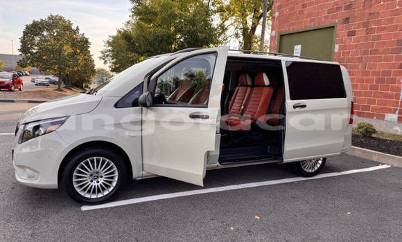 Buy Used Mercedes-Benz Vito White Car in Luanda in Luanda Province Buy Used Mercedes-Benz Vito White Car in Luanda in Luanda Province