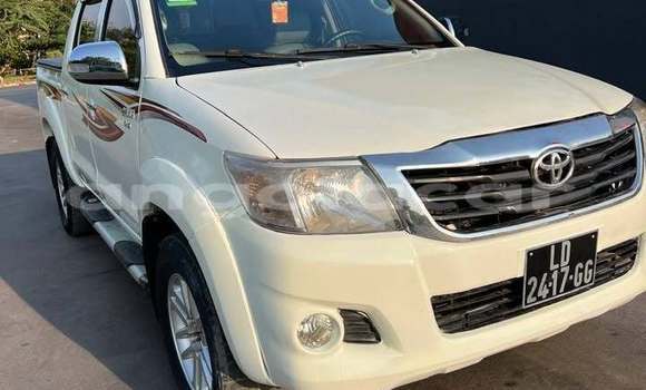 Buy Used Toyota Hilux White Car in Catabola in Bie Buy Used Toyota Hilux White Car in Catabola in Bie