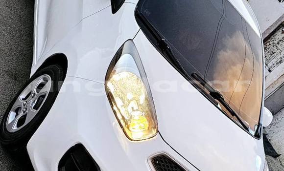 Acheter Occasion Voiture Kia Picanto Blanc à Camabatela, Uige