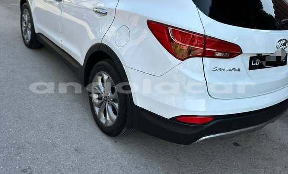 Buy Used Hyundai Santa Fe White Car in Caluquembe in Huila Buy Used Hyundai Santa Fe White Car in Caluquembe in Huila