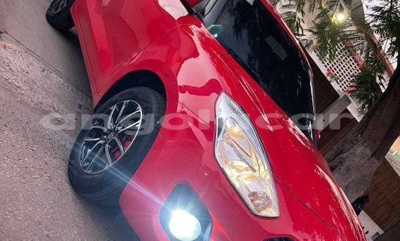 Acheter Occasion Voiture Suzuki Swift Rouge à Camabatela, Uige