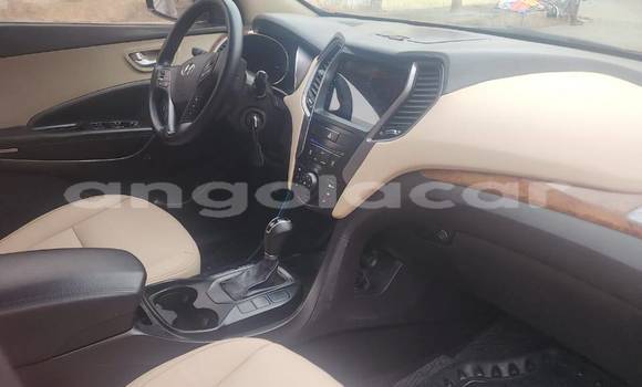 Buy Used Hyundai Santa Fe Red Car in Caluquembe in Huila Buy Used Hyundai Santa Fe Red Car in Caluquembe in Huila