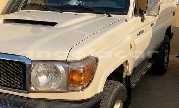Acheter Occasion Voiture Toyota Land Cruiser Prado Blanc à Camabatela, Uige