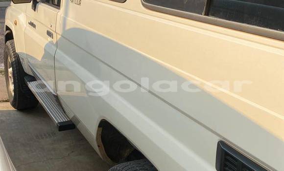 Buy Used Toyota Land Cruiser Prado White Car in Camabatela in Uige Buy Used Toyota Land Cruiser Prado White Car in Camabatela in Uige